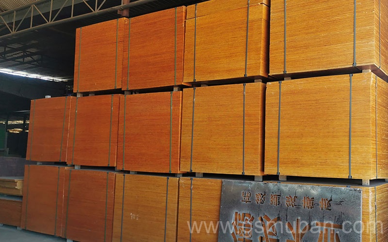 建筑模板松木好還是桉木好?好廠家鑄造好模板 建筑模板松木好還是桉木好?好廠家鑄造好模板